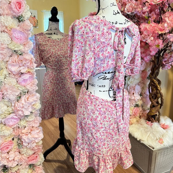 Dress - Picture 2 of 8